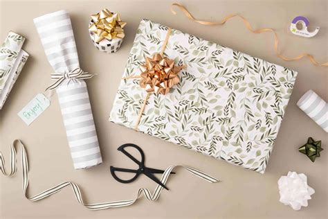 how to wrap an odd shaped gift|How to wrap an odd shaped gift: 4 easy ways from .